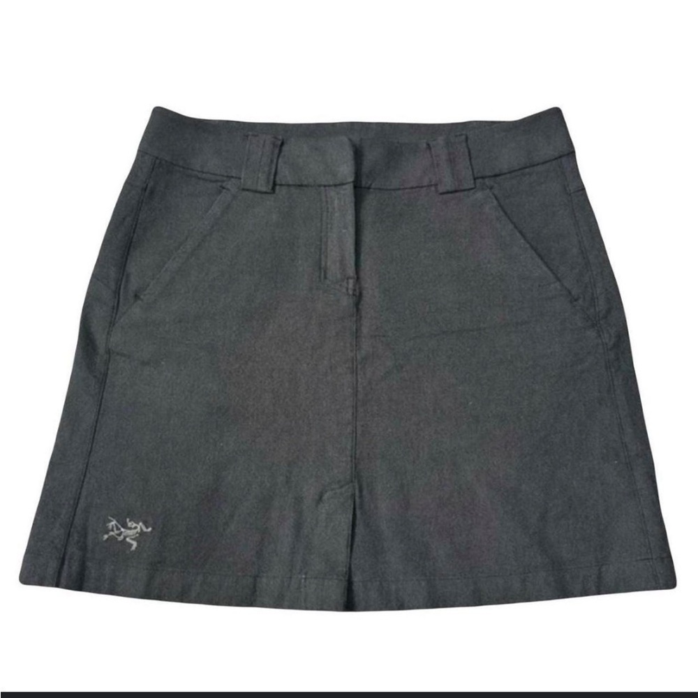 Arc’teryx Reía Skirt grey black skirt size 10?
